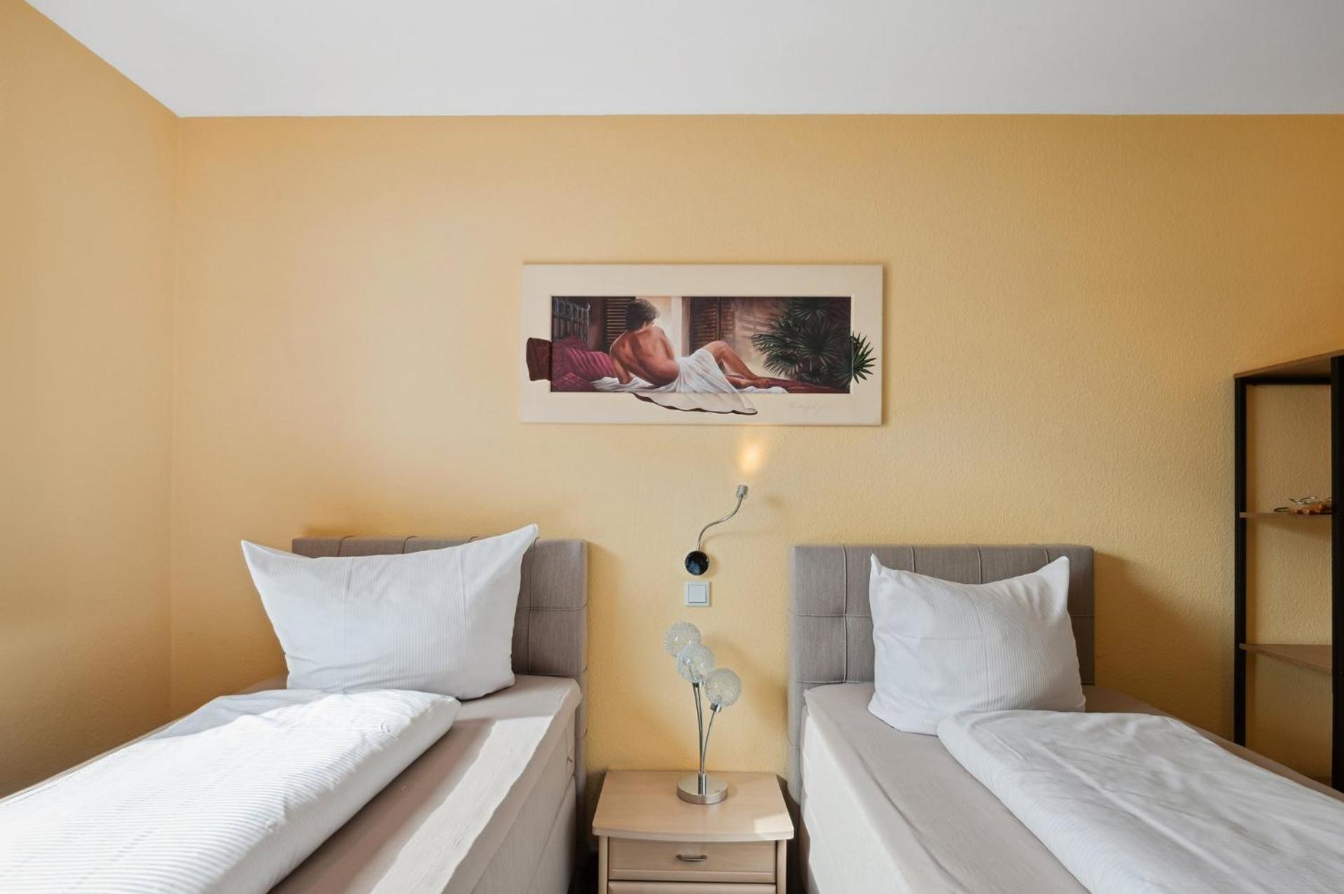 7O'Clock - Hotel Hannover Laatzen Bagian luar foto