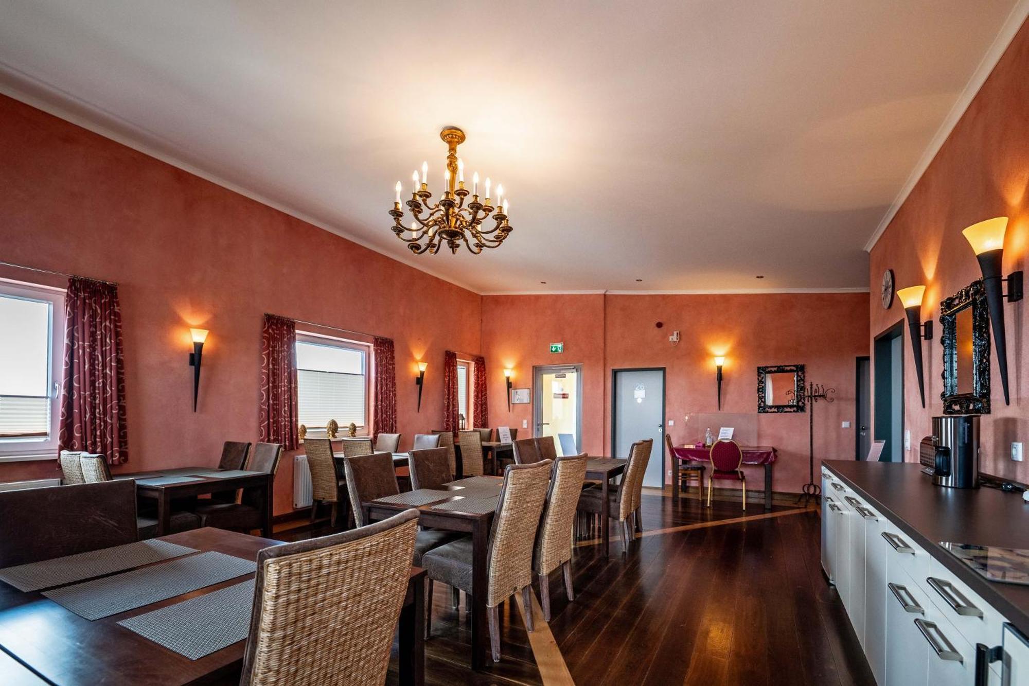7O'Clock - Hotel Hannover Laatzen Bagian luar foto
