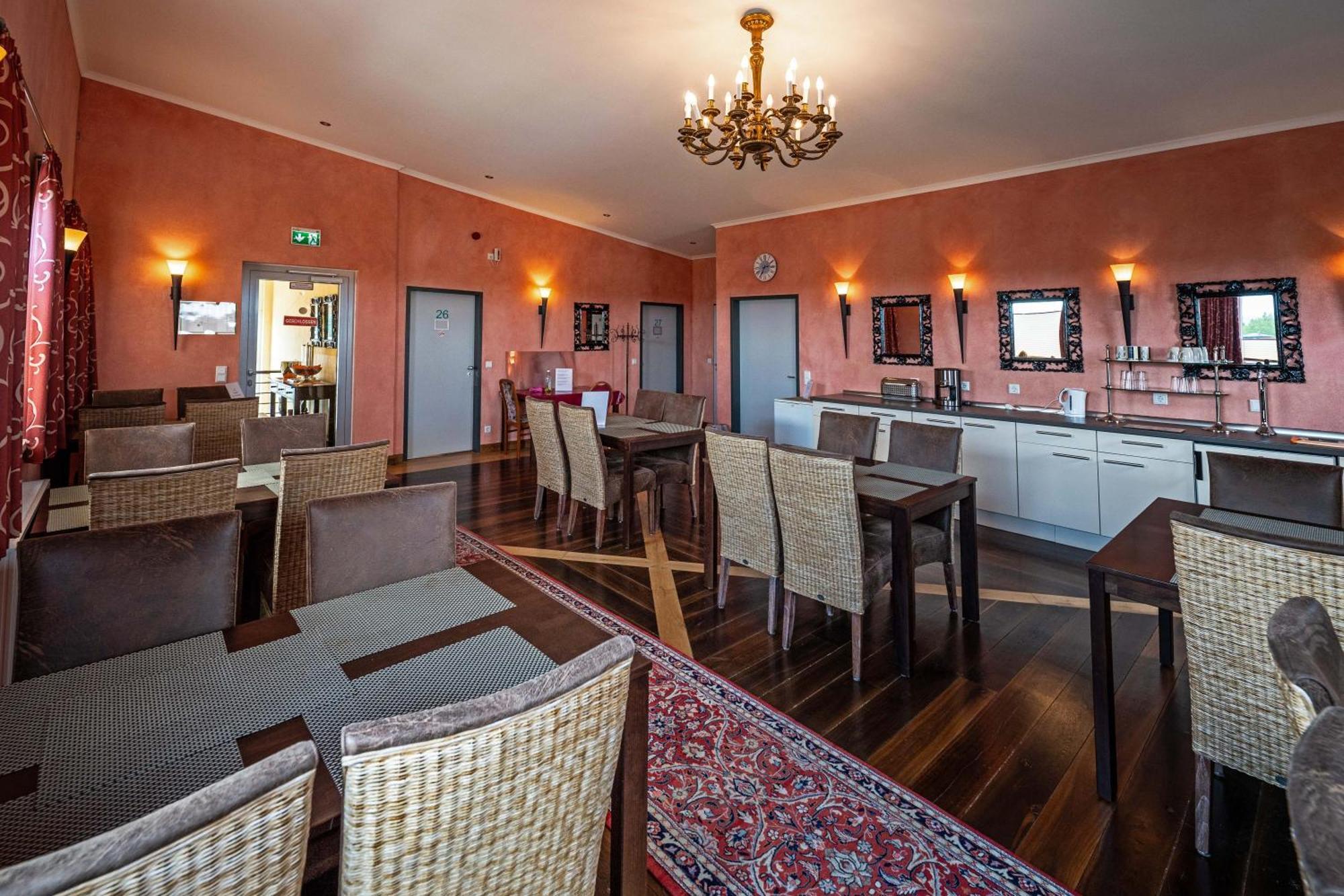 7O'Clock - Hotel Hannover Laatzen Bagian luar foto